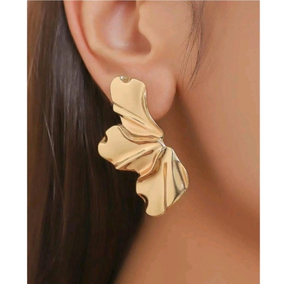 Anthropologie Molten Minimalist Asymetrical Floral Gold Earrings - Picture 2 of 5